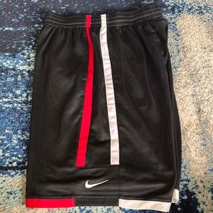 Men’s Nike athletic shorts.  Gently used. Sz med.